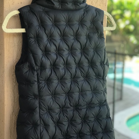 NEW The North Face Women’s Holladown Crop Vest - Picture 2 of 6